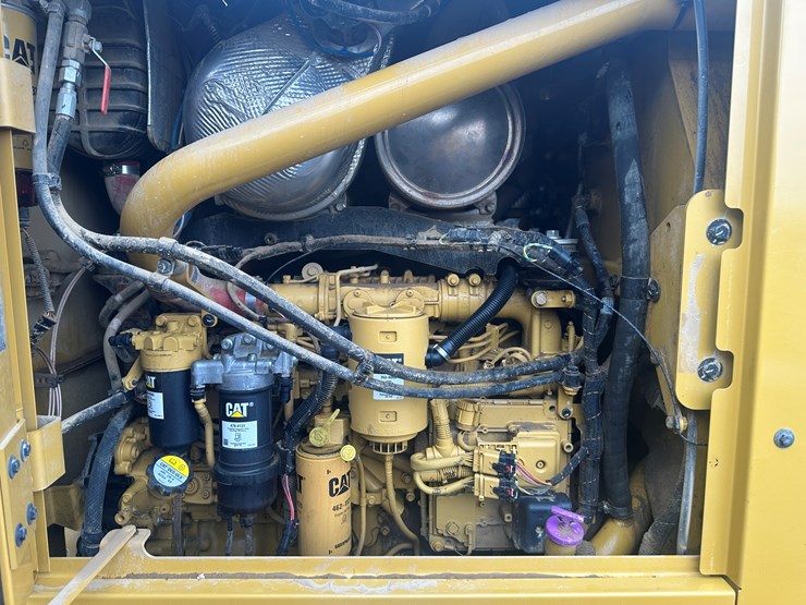 2022-caterpillar-140gc-awd-image-85