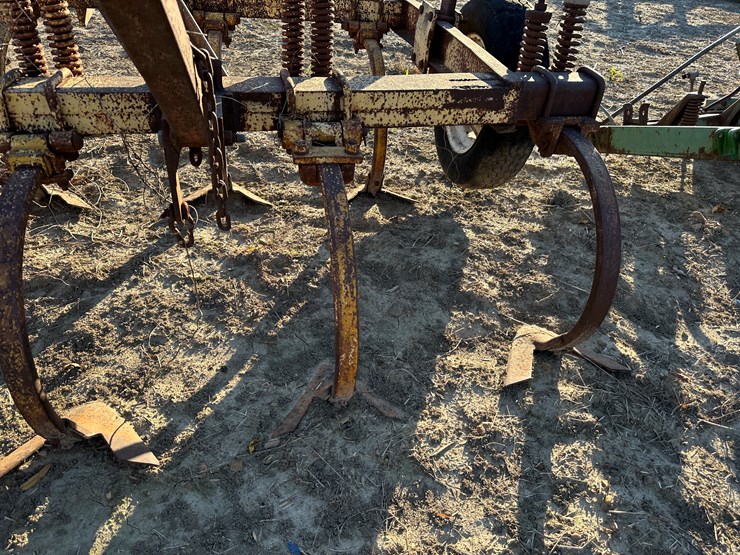 #33753-•-chisel-plow-image-20