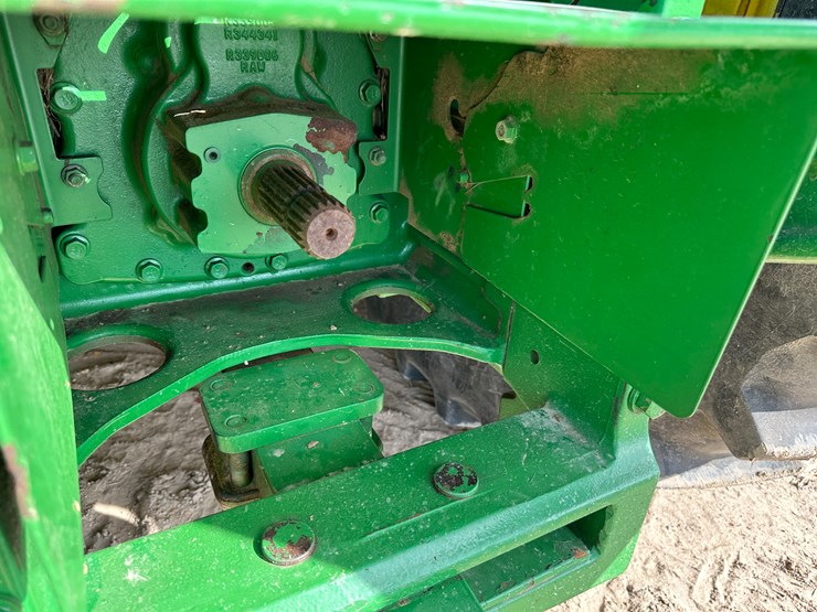 2016-john-deere-8320r-image-23