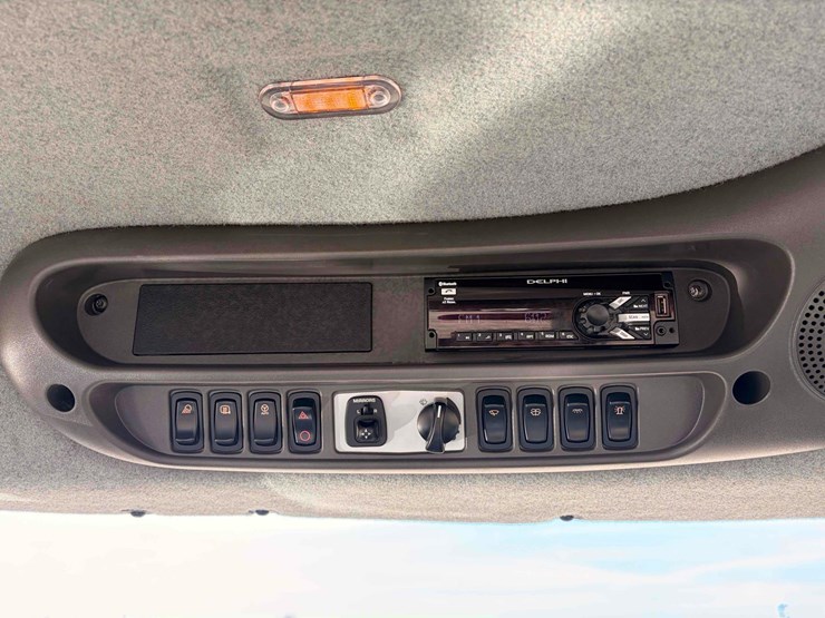 2020-agco-mt875e-large-frame-row-crop-track-tractor-image-39