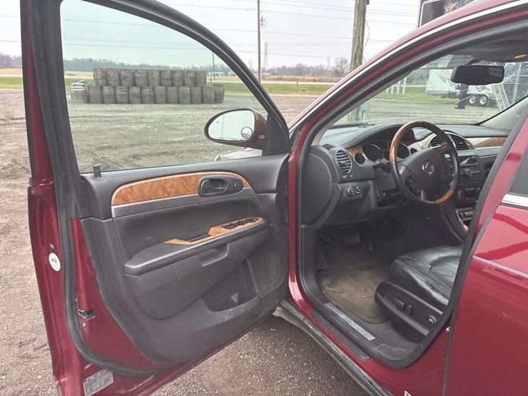 2011-buick-enclave-cxl-image-12