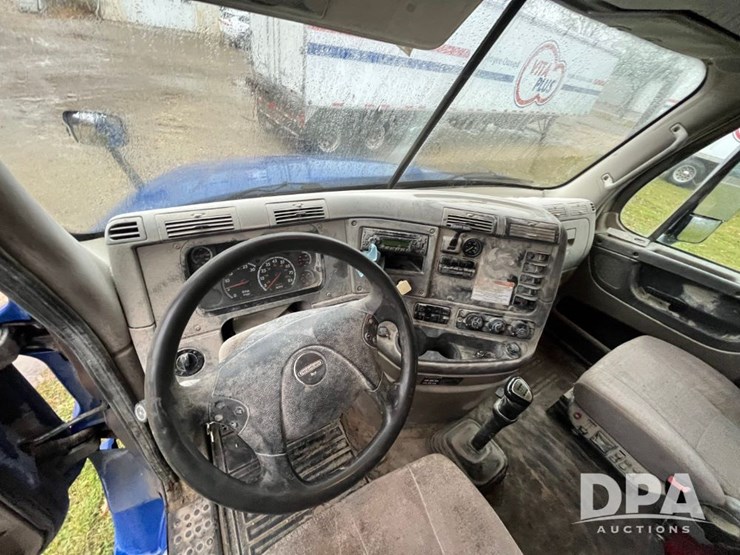 2013-freightliner-truck-(jn3436,-unit-4076)-image-45