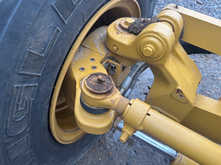 2022-caterpillar-140gc-awd-image-16