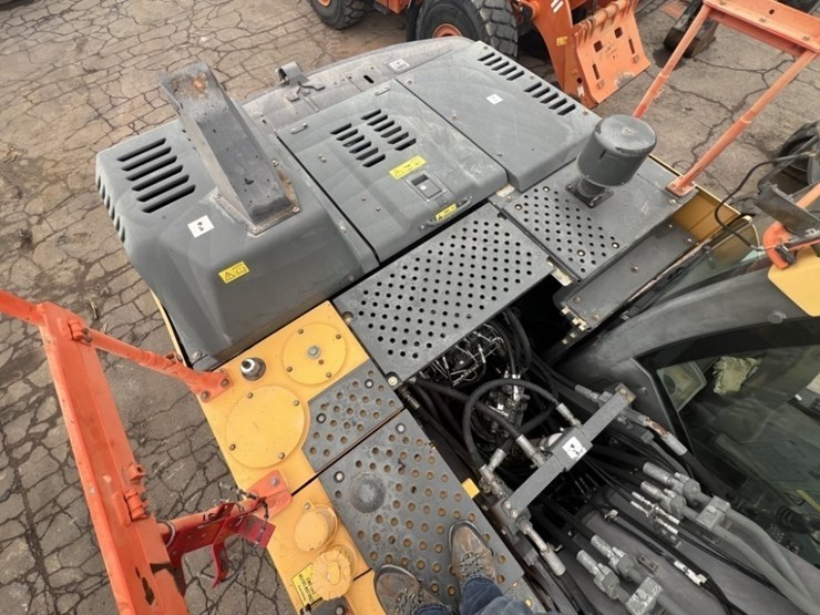 2017-volvo-ec220el-image-48