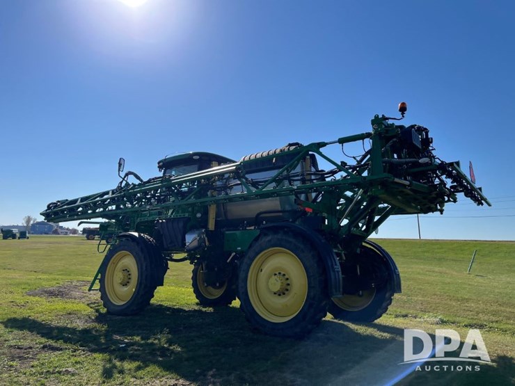 2021-john-deere-r4044-image-18