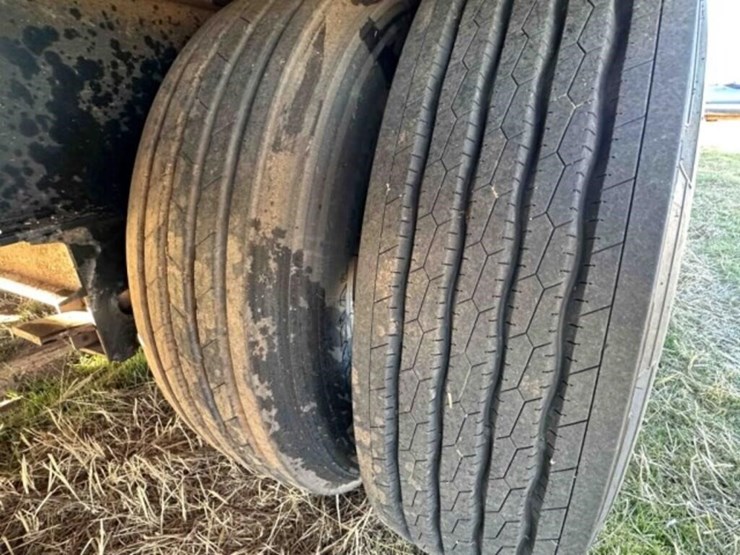 2008-titan-trailer-image-13