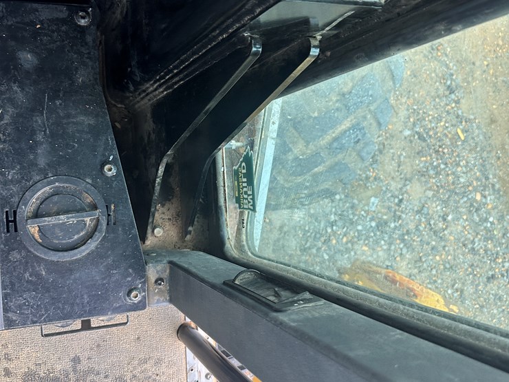 2022-caterpillar-140gc-awd-image-106