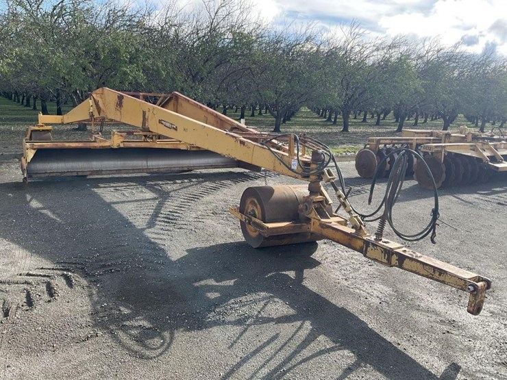 marvin-16'x30'-triplane-image-3