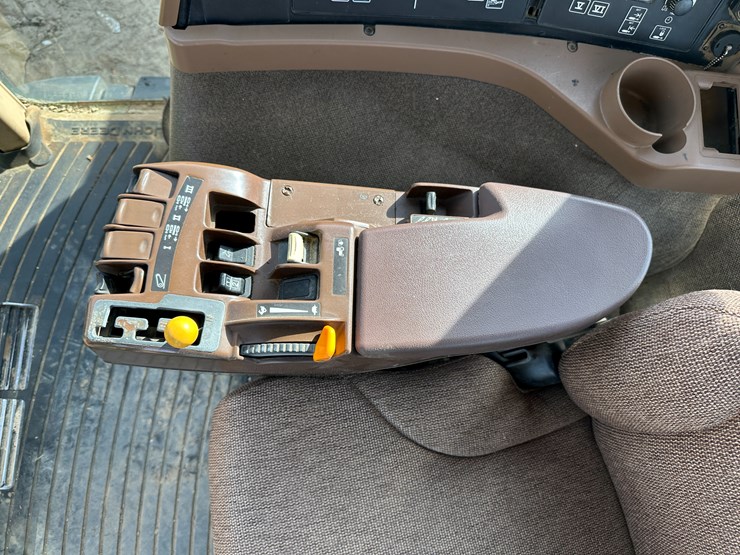 2006-john-deere-8430-image-60