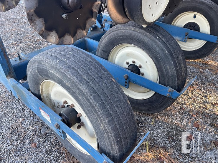 1997-kinze-2600-image-31