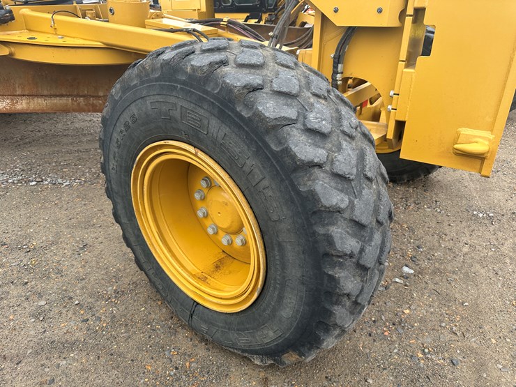 2022-caterpillar-140gc-image-9