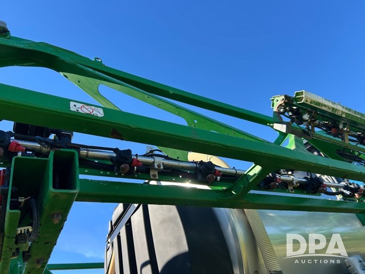 2022-john-deere-410r-image-43