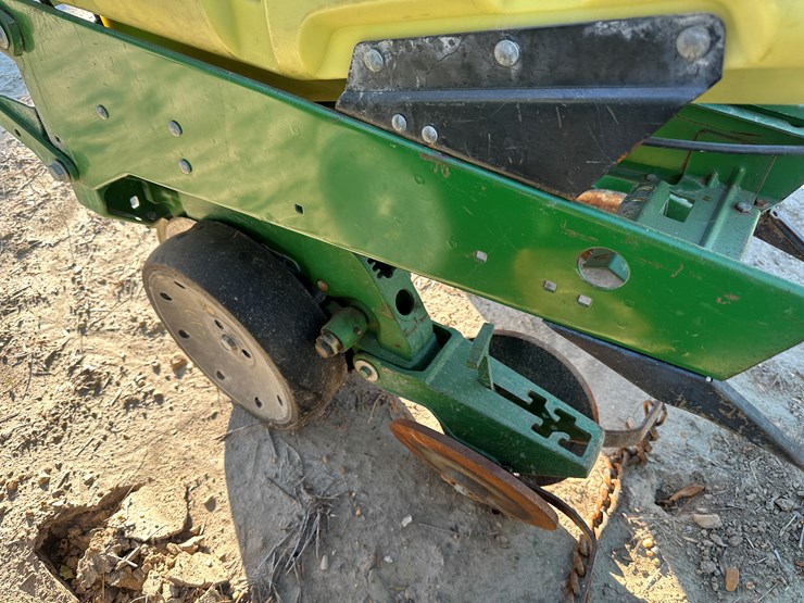 john-deere-1720-image-31