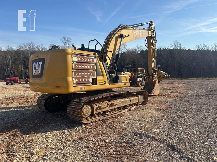 2018-caterpillar-320-image-8