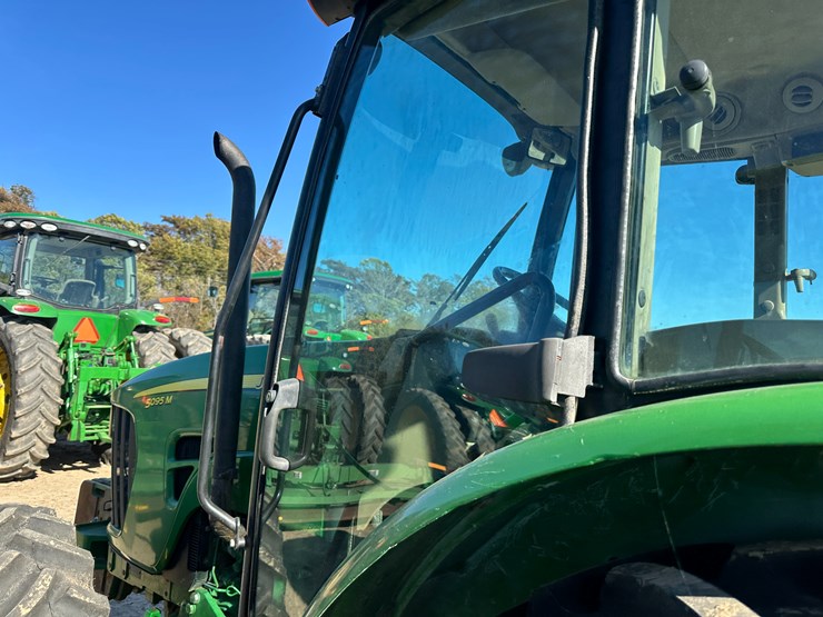 2011-john-deere-5095m-image-24