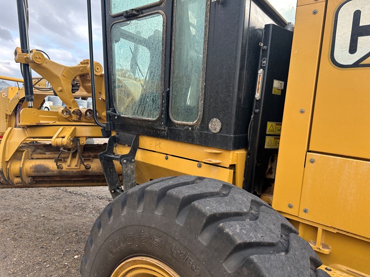 2022-caterpillar-140gc-image-25