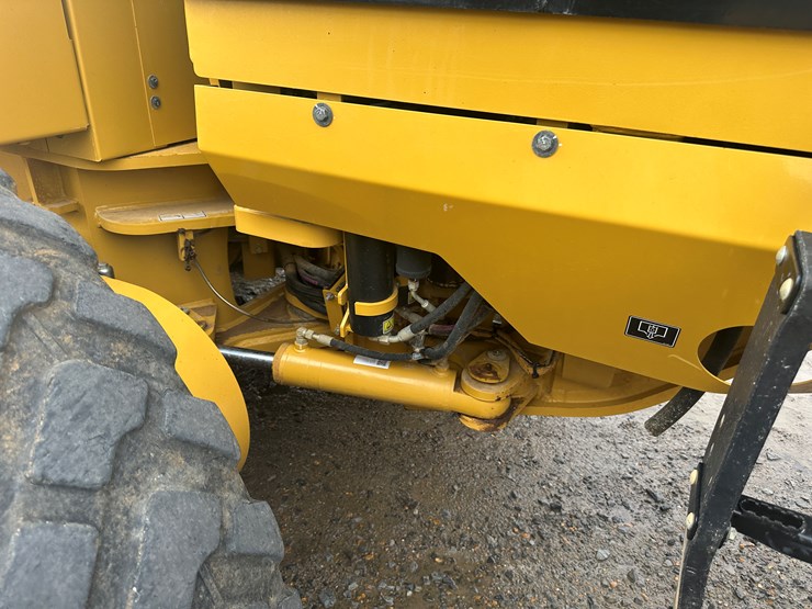 2022-caterpillar-140gc-image-56