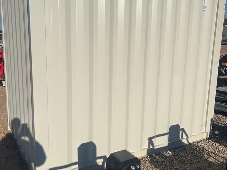 future-7.5-ft-container-image-3