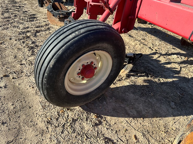 #33739-•-~20'-row-crop-cultivator-image-8