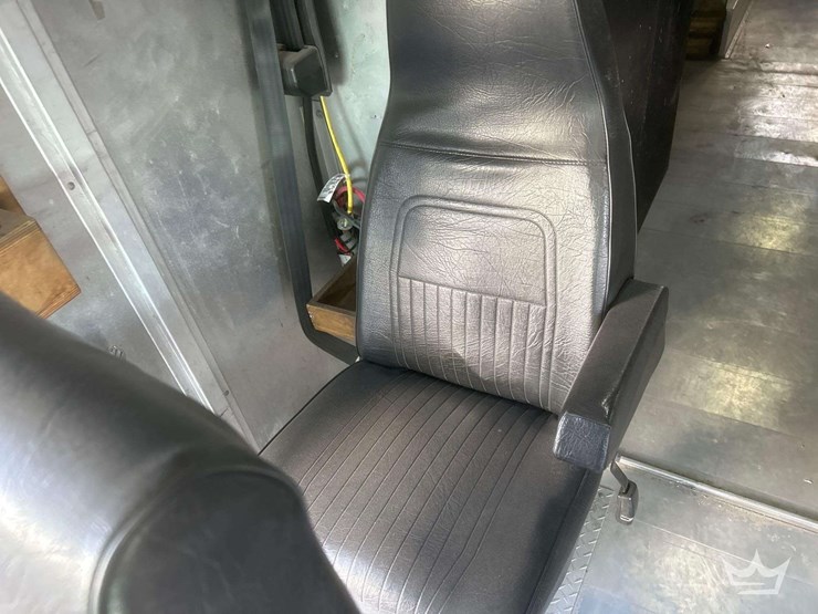 2017-freightliner-mt55-image-21