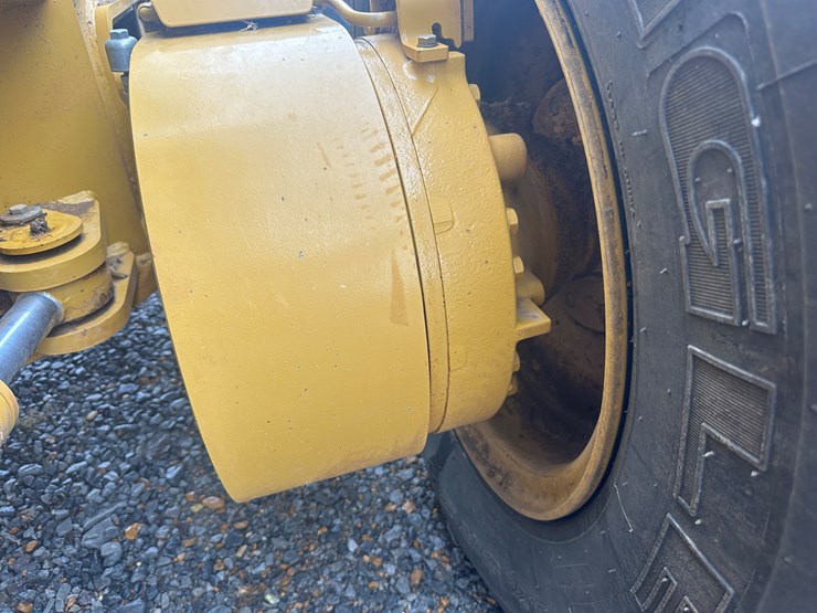 2022-caterpillar-140gc-image-15