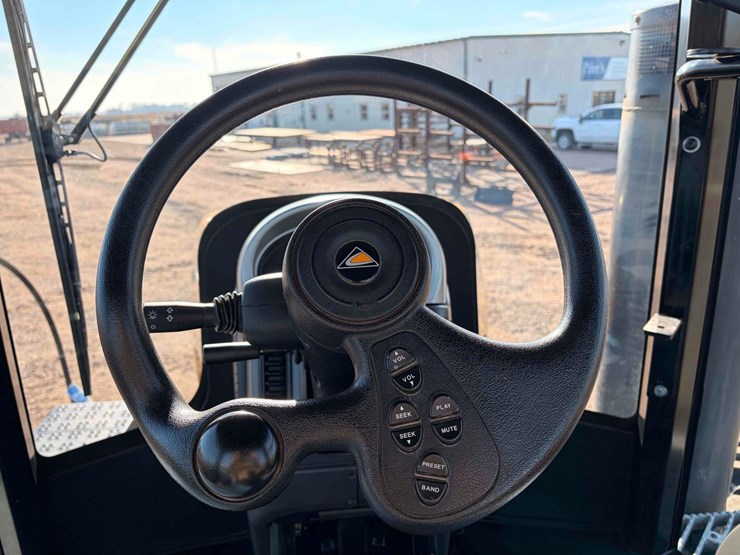 2020-agco-mt875e-large-frame-row-crop-track-tractor-image-33