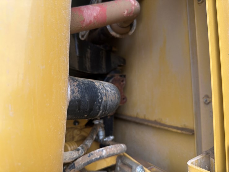 2022-caterpillar-140gc-awd-image-90