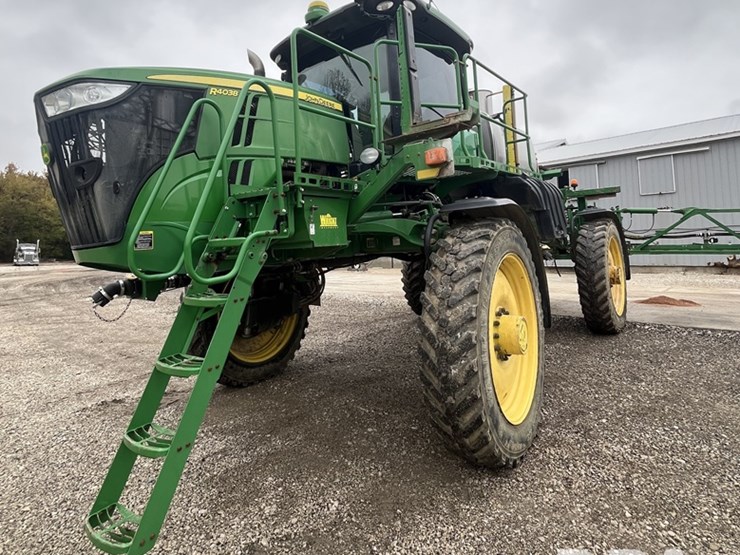 2014-john-deere-r4038-image-3