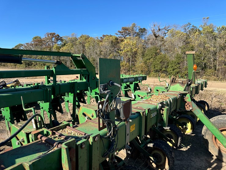 john-deere-16-image-61