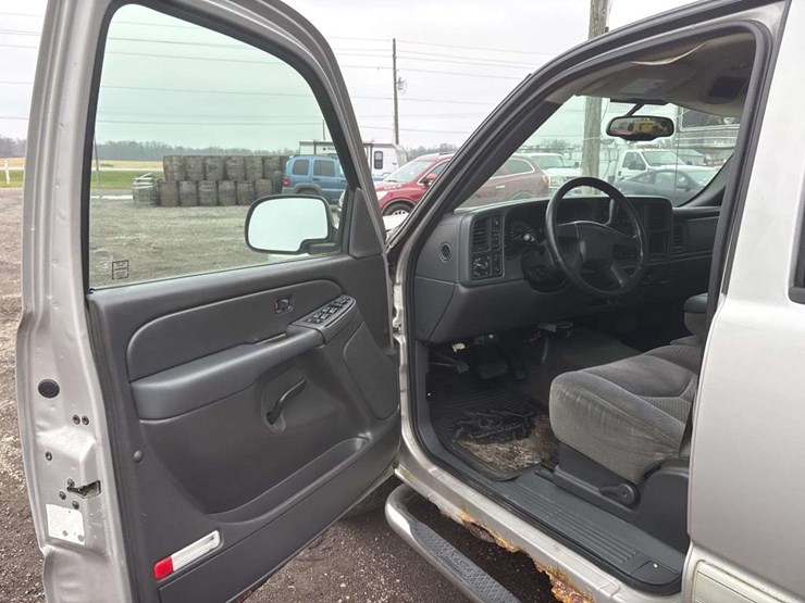 2006-chevrolet-k2500-image-12