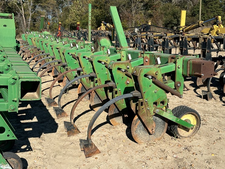 john-deere-16-image-3