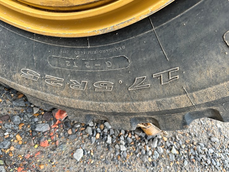 2022-caterpillar-140gc-image-5