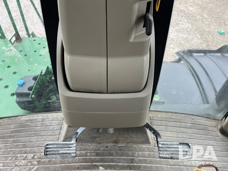 2017-john-deere-f4365-image-56