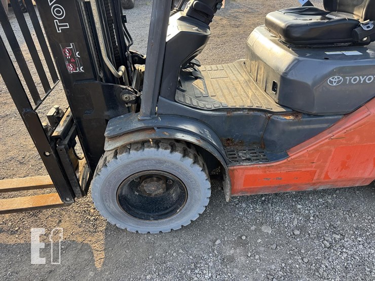 2017-toyota-8fgu25-image-3