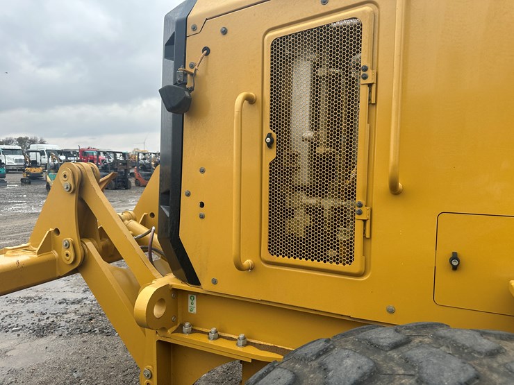 2022-caterpillar-140gc-image-68