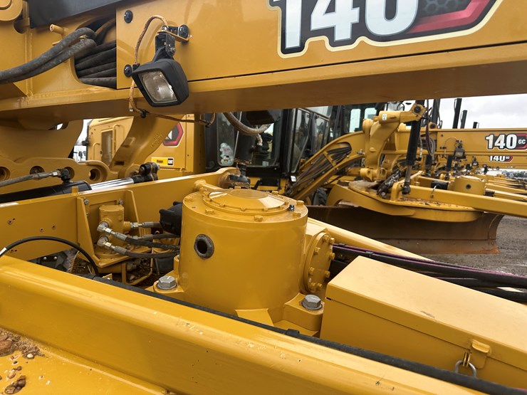 2022-caterpillar-140gc-awd-image-58