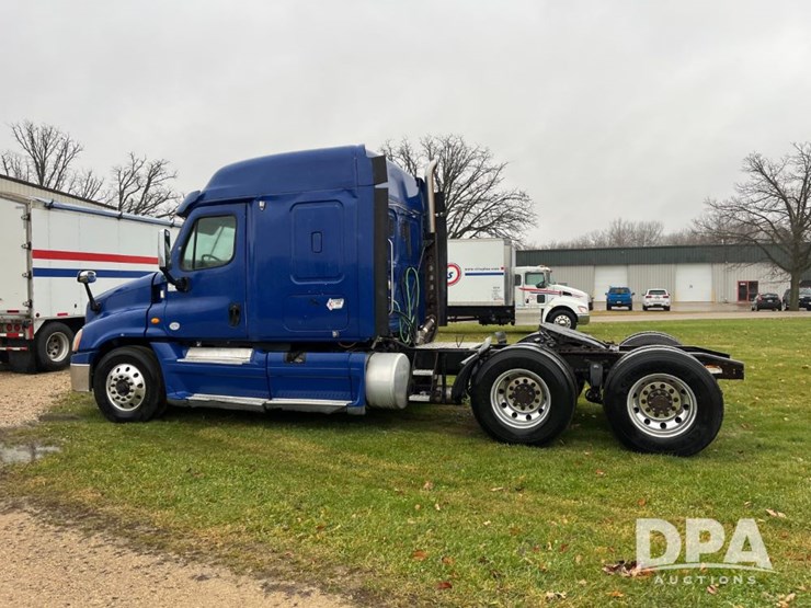 2013-freightliner-truck-(jn3436,-unit-4076)-image-14