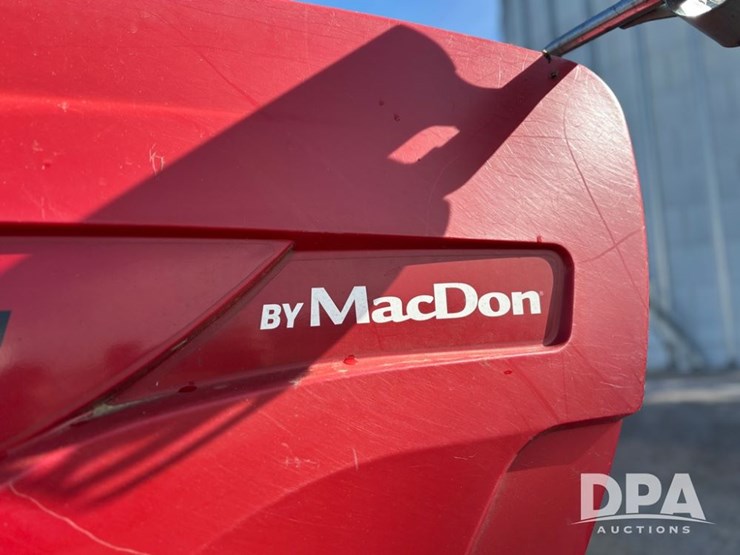 2023-mac-don-fd240-image-44