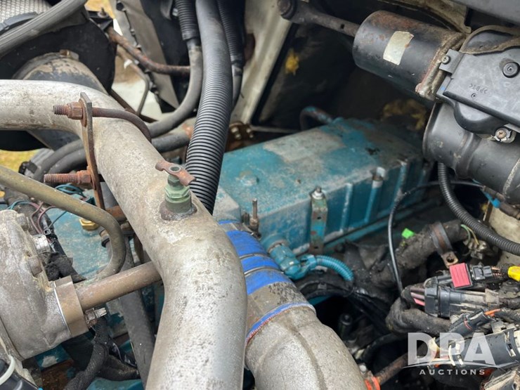 2004-international-7400-image-59