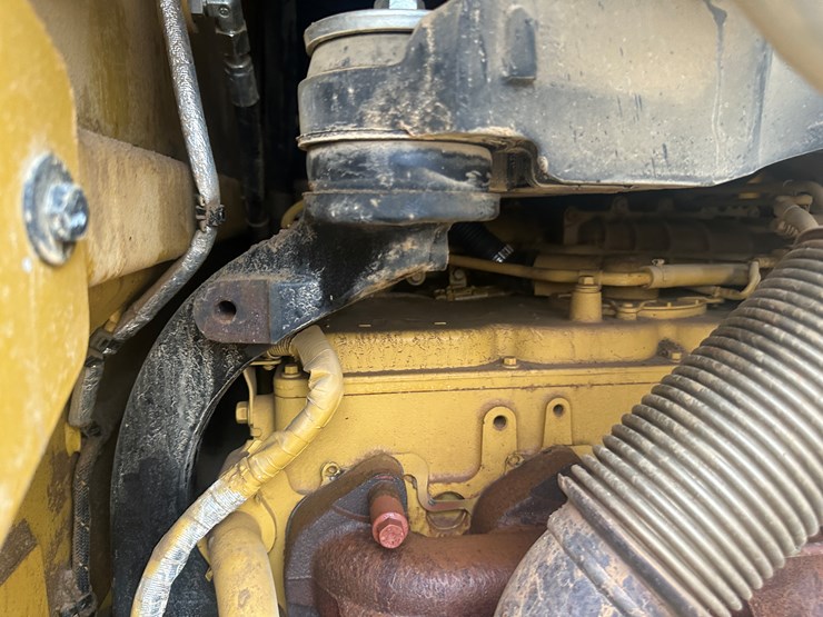 2022-caterpillar-140gc-awd-image-75