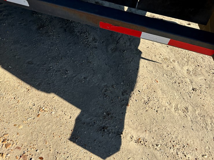 #33721-•-frontier-40'-tri/a-header-trailer-vin:-1m9bd4834as152563-image-15