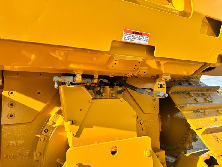 2019-caterpillar-d8t-image-23