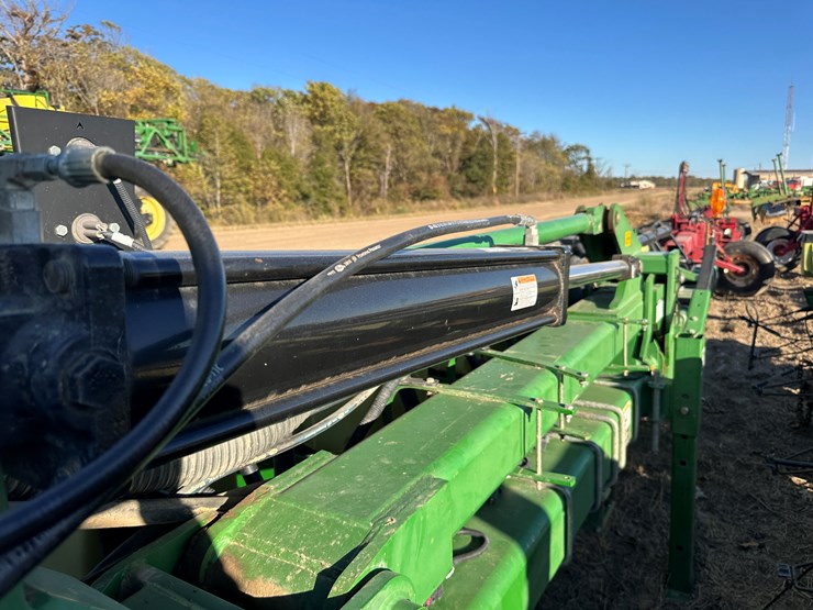 john-deere-1720-image-44