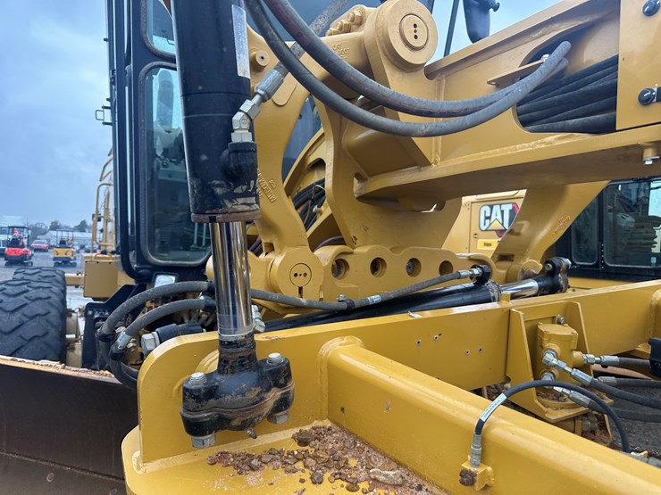 2022-caterpillar-140gc-image-57