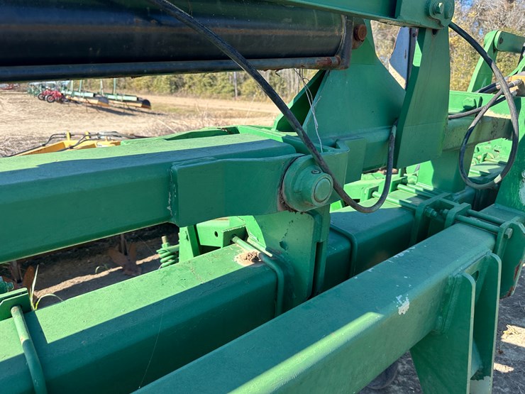 #33728-•-16-row-30"-cultivator-image-30