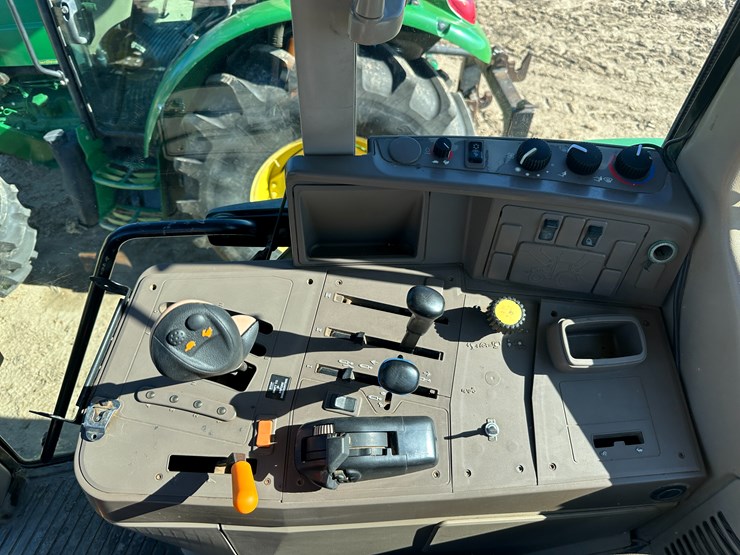 2010-john-deere-7130-image-55