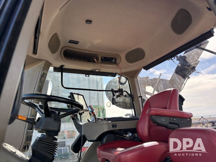 2018-case-ih-340-image-29