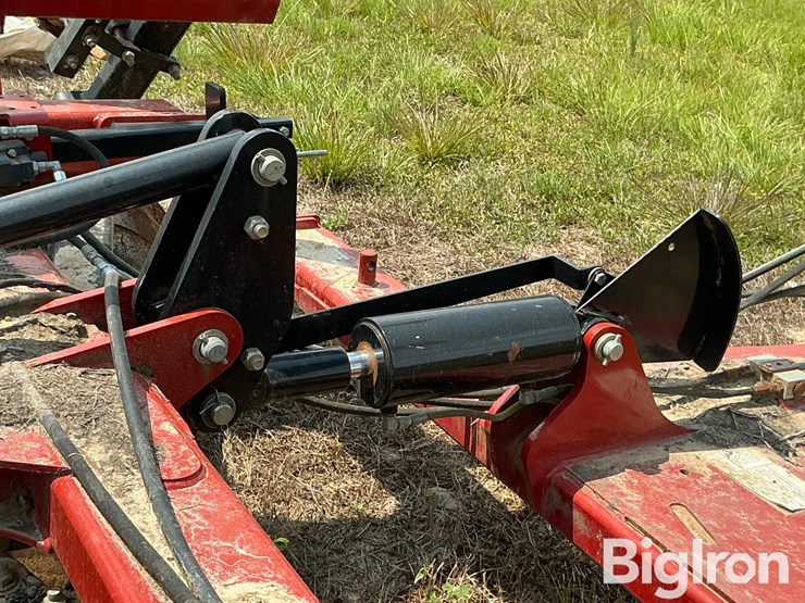 2018-case-ih-345-image-13