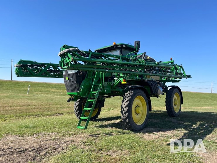2021-john-deere-r4044-image-1