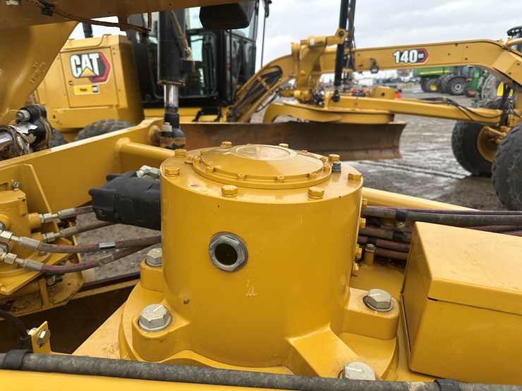 2022-caterpillar-140gc-image-47